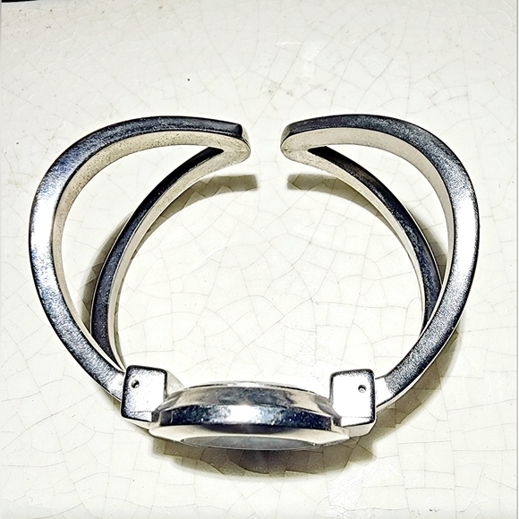 Geneva watch MCM design hinged bangle watch #mcm #genevawatch need battery - Picture 6 of 8